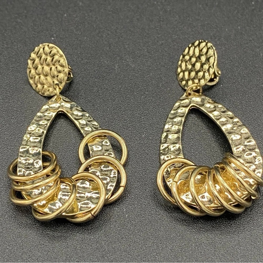 Vintage 80s Hammered Gold Tone Dangly Hoop Earrings - Clip oN - Picture 8 of 11